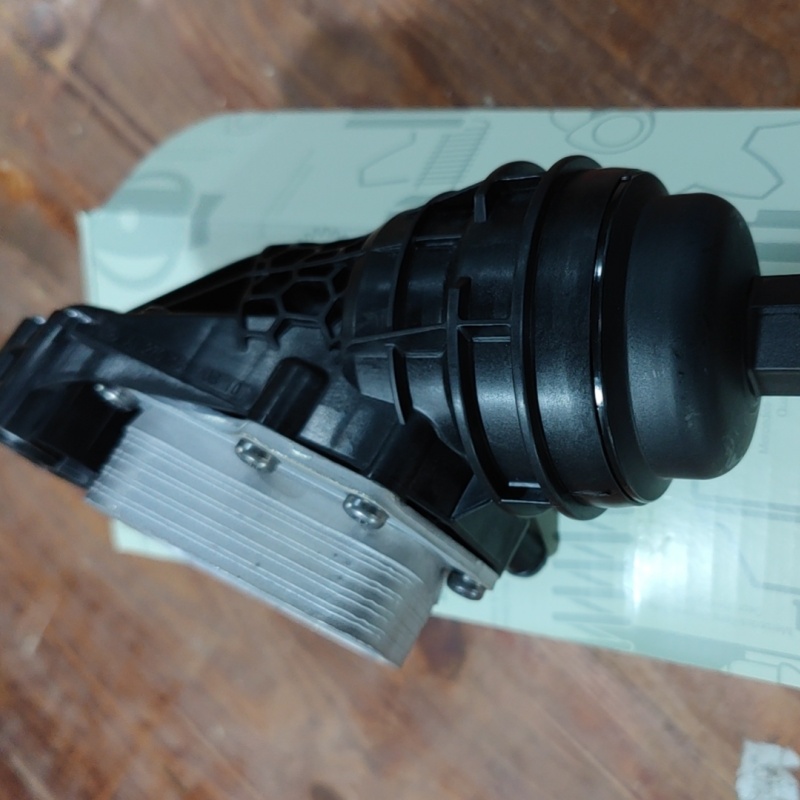 Корпус масляного фильтра A2701800500 Mercedes